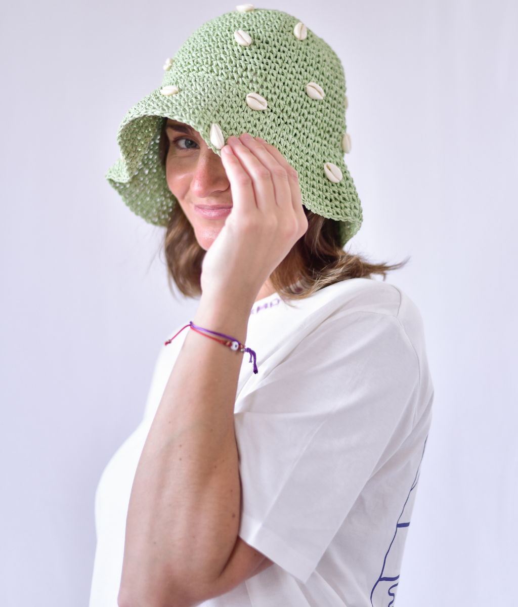 GORRO BUCKET FLOR VERDE BORDADO